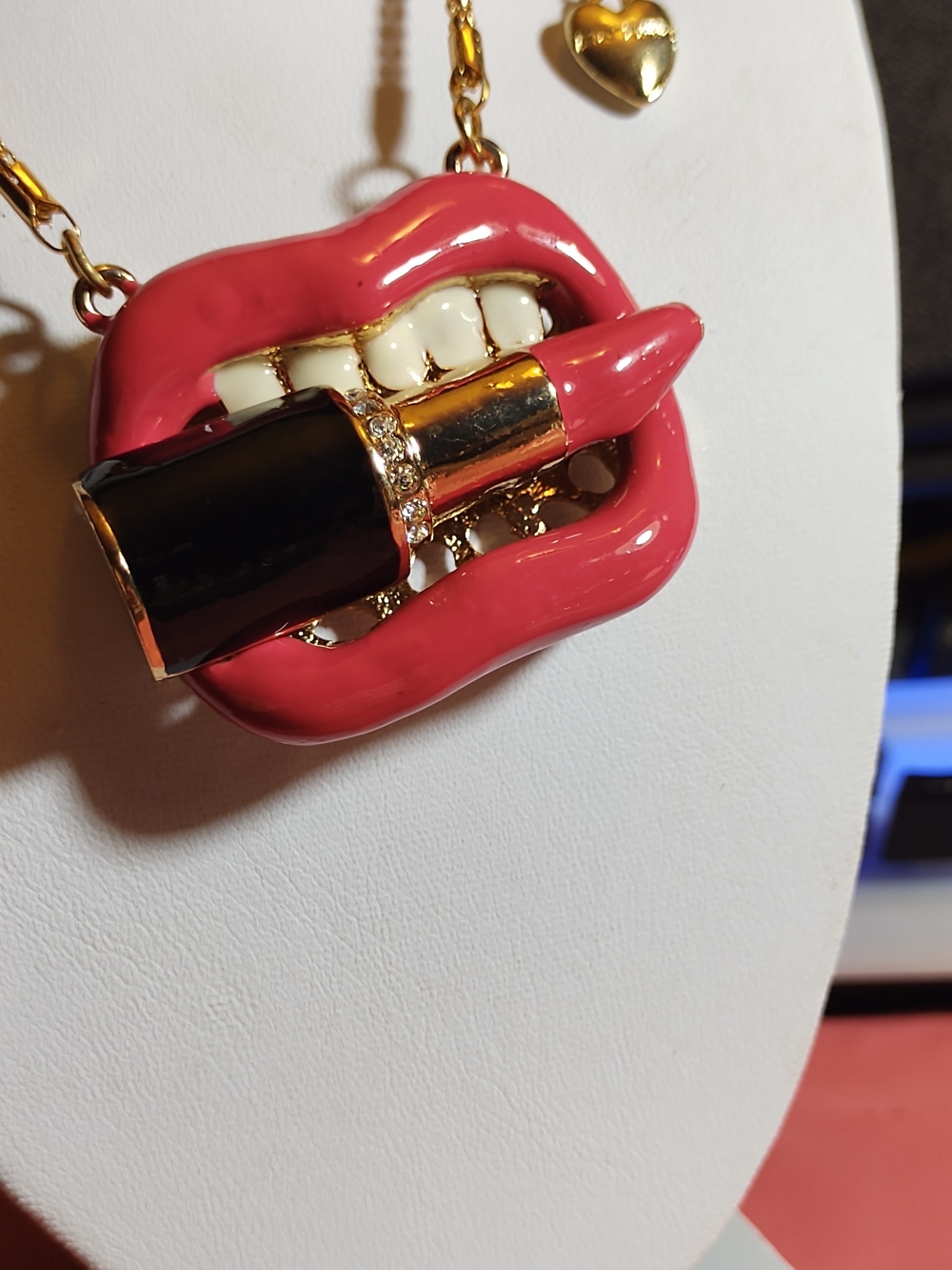 RARE!   Betsey Johnson Hot Pink Lips & Lipstick Pendant Necklace